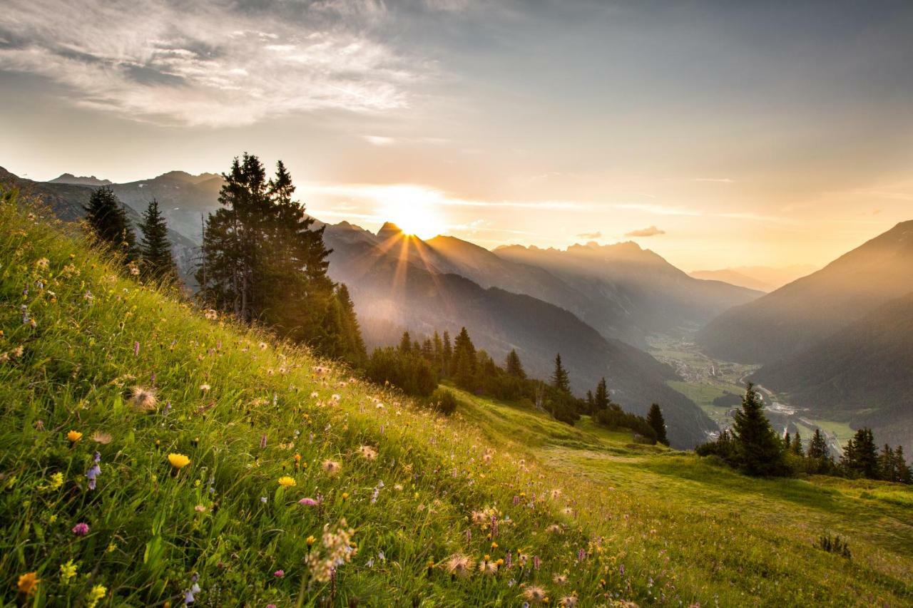 Rosa Canina Superior Sankt Anton am Arlberg Bagian luar foto